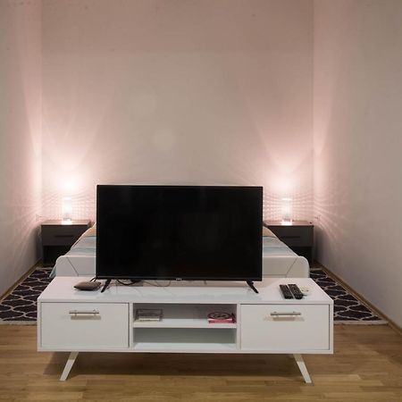 Apartmani Pijemont วิเชกราด ภายนอก รูปภาพ